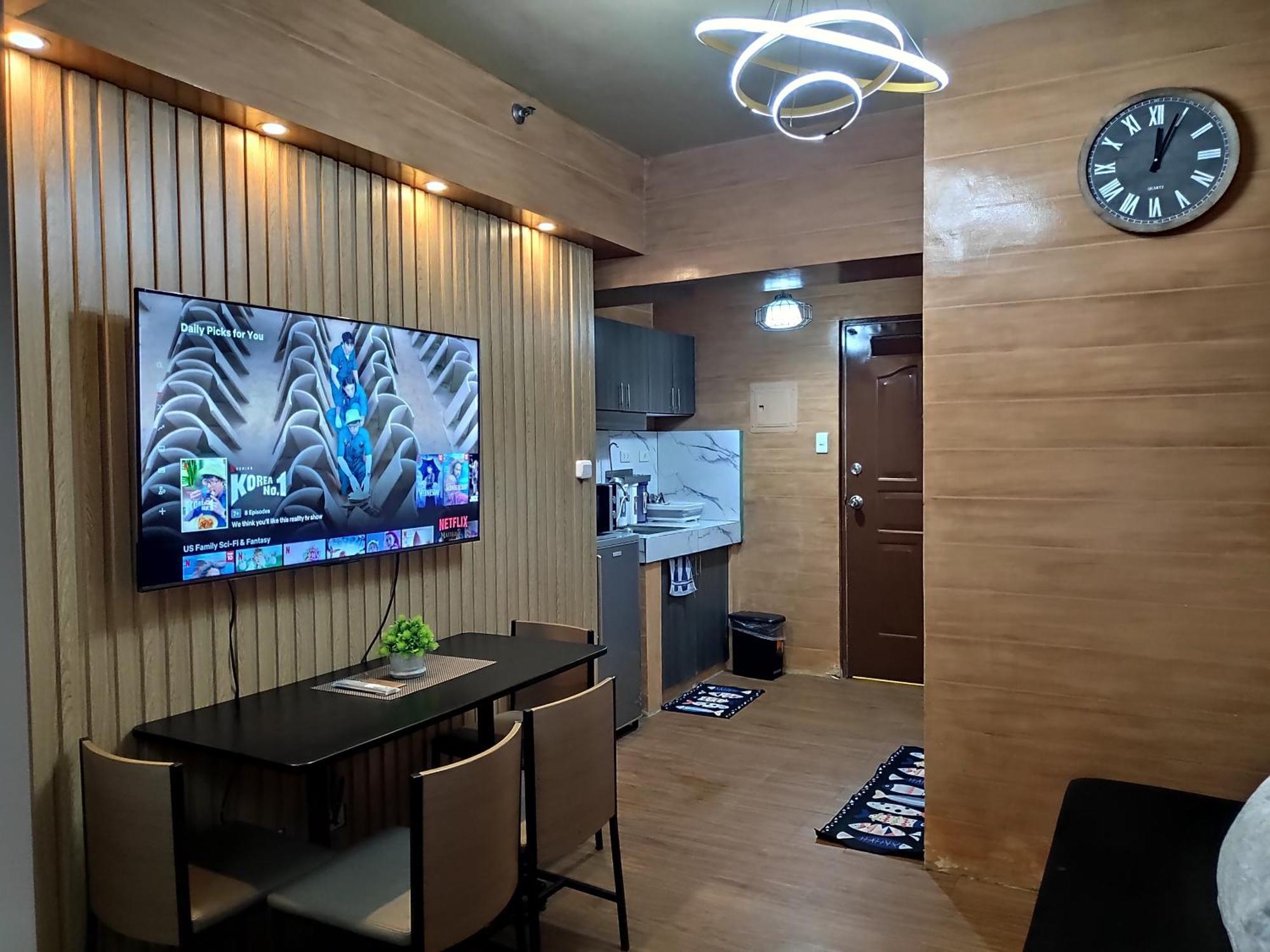 Apartment Tagaytay Staycation By Naya And Darla W Free Swimming Pool, Wifi & Netflix