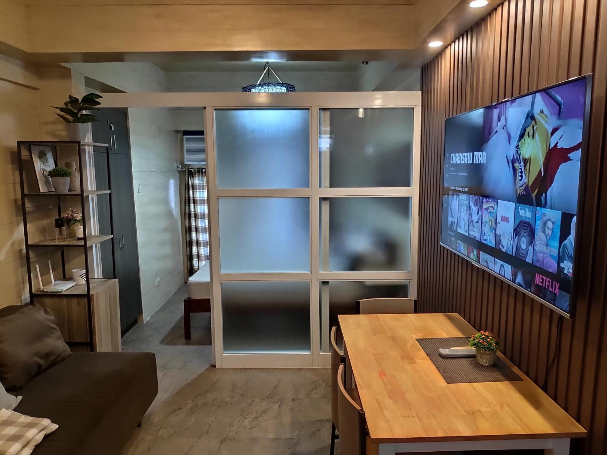Apartment Tagaytay Staycation By Naya And Darla W Free Swimming Pool, Wifi & Netflix