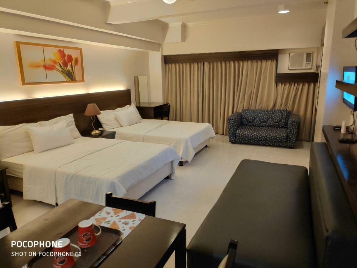 Apartment Tagaytay Staycation By Naya And Darla W Free Swimming Pool, Wifi & Netflix *